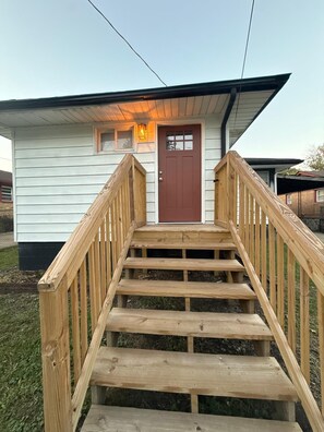 Exterior - Cozy 1-bedroom apartment in Millerbeach (Gary)