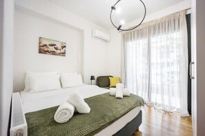Iron/ironing board, WiFi, bed sheets - Athenean Modern Escape near Marina Flisvos-C3 (Paleo Faliro)