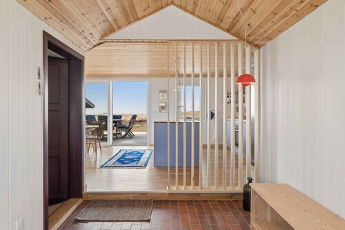 25 m to the water hot tub peace