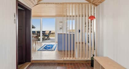 25 m to the water hot tub peace