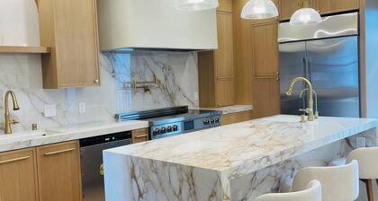 Luxury 7000 sqft Retreat + 8BR + Newly Remodeled + Prime Location Near Pier39