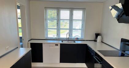 Lovely holiday home near child-friendly beach