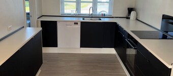 Lovely holiday home near child-friendly beach