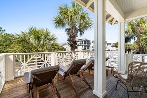 Property grounds - Luxury Miramar Beach House, Private Pool, Walk to Beach (Destin)