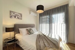 Iron/ironing board, WiFi, bed sheets - Athenean Modern Escape near Marina Flisvos-D1 (Paleo Faliro)