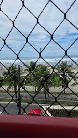 Property grounds - Cozy feet in the sand (Praia Grande)