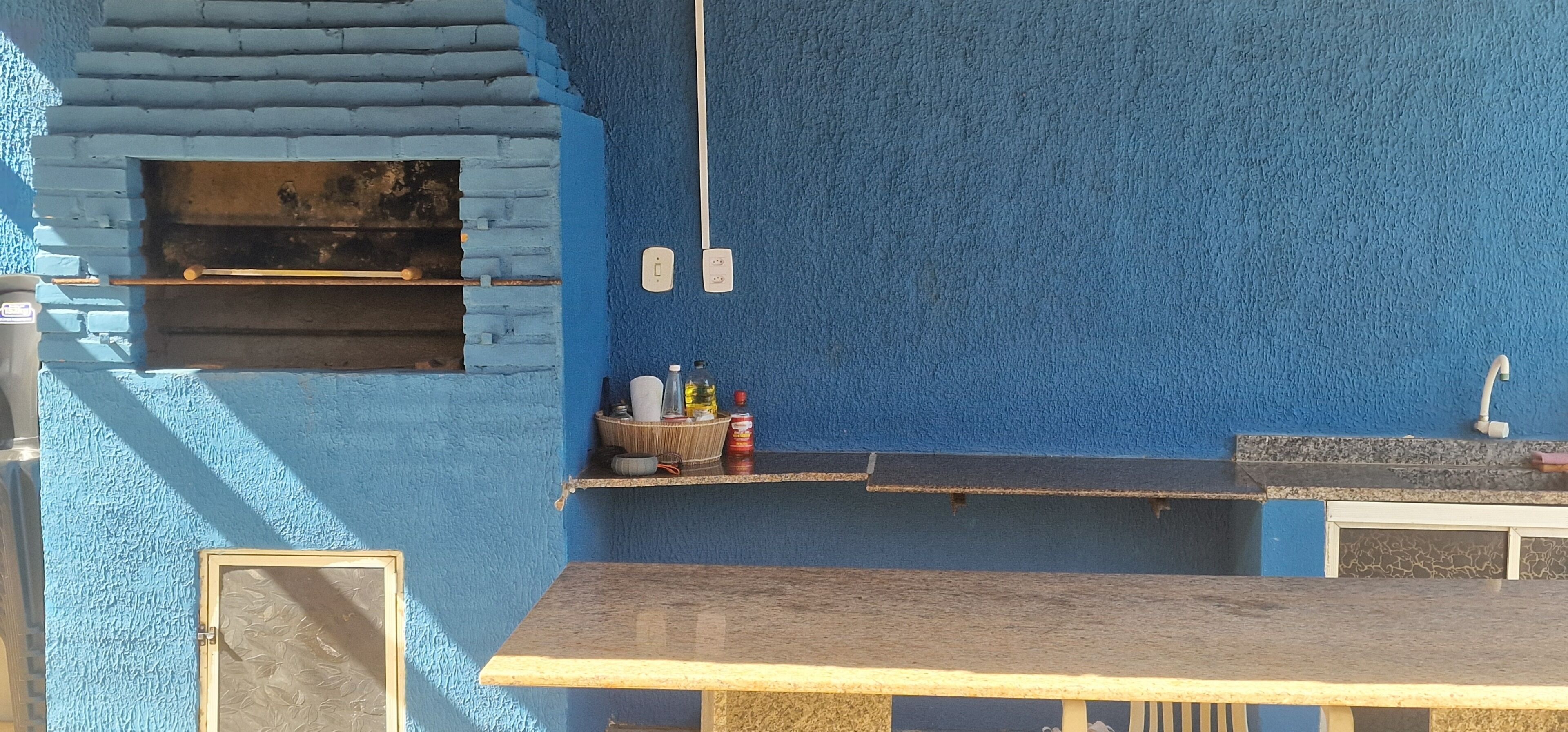 المنطقة المحيطة بالمنشأة