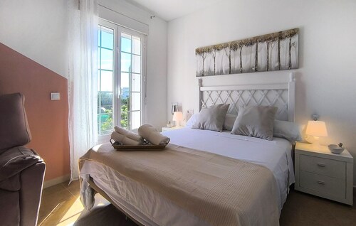 Awesome home in Guillena