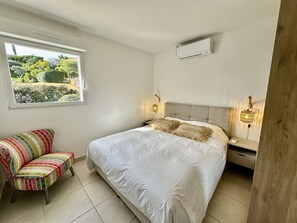 Room - CHARMING HOUSE WITH PRIVATE POOL FOR 6 TO 7 PEOPLE (STE MAXIME)