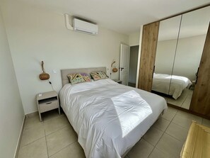 Free WiFi - CHARMING HOUSE WITH PRIVATE POOL FOR 6 TO 7 PEOPLE (STE MAXIME)