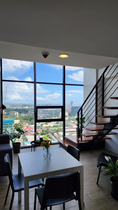 Cozy 1-bedroom condo in tranquil Cebu City with AC and gym