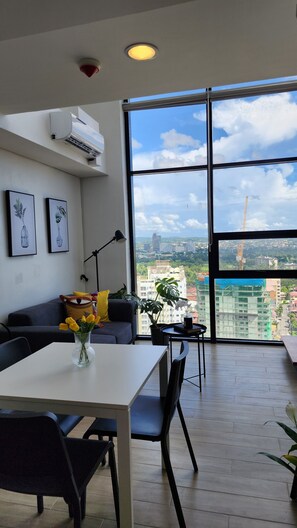 Interior - Cozy 1-bedroom condo in tranquil Cebu City with AC and gym (Cebu City)
