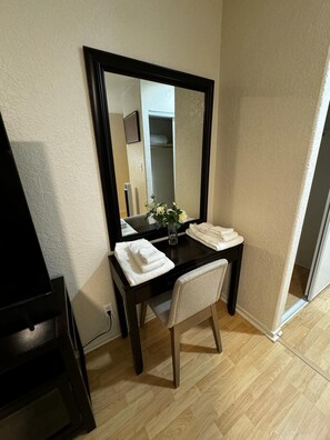 Interior - Cozy 2-bedroom condo in a gated community (Las Vegas)