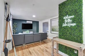 Interior - Lakefront Beach Entry - Hot Tub, Movie Theater! (Tobyhanna)