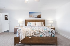 3 habitaciones, tabla de planchar con plancha y cuna de viaje