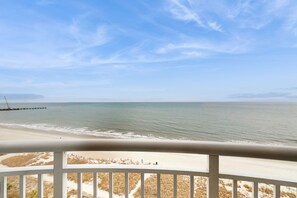 Property grounds - Oceanfront condo with pool, hot tub, lazy river - direct beach access (Myrtle Beach)