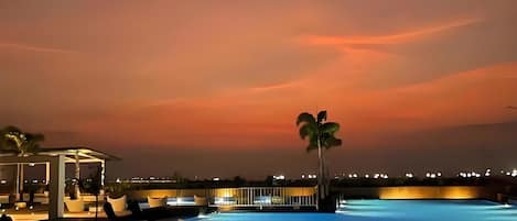 Superior Apartment, Non Smoking, City View | Rooftop pool