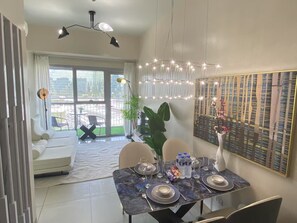 ซูพีเรียอพาร์ทเมนท์, ปลอดบุหรี่, วิวเมือง | บริเวณนั่งเล่น