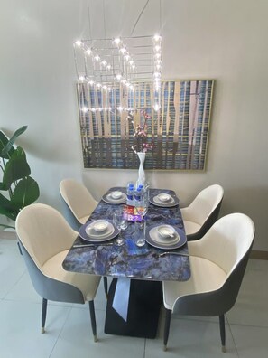Superior Apartment, Non Smoking, City View | Dining - Deluxe Apartment Balcony Sea View (Parañaque)