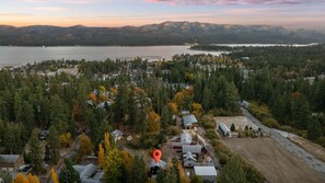 Aerial view - Charming 2-bedroom house in Big Bear Lake perfect for getaway (Big Bear Lake)
