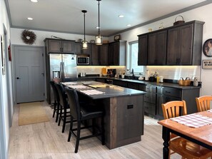 Fridge, microwave, oven, stovetop - Pine Street Retreat ~ Lovely 3 bedroom house in charming Buena Vista str 339 (Buena Vista)