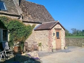 Exterior - Stable Cottage Battens Farm (Chippenham)