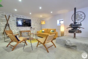 Living area - Gîte au Mouton d'Amédée - ARANDAS (ARANDAS)