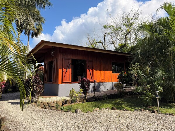 Exterior - Ceiba EcoContainer / La Fortuna / Jacuzzi - AC - WIFI. (Agua Azul)