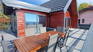 Outdoor dining - Hilltop home with jacuzzi, sauna, barbecue and fire pit (Visoko)