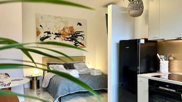 3 bedrooms, desk, free WiFi, bed sheets
