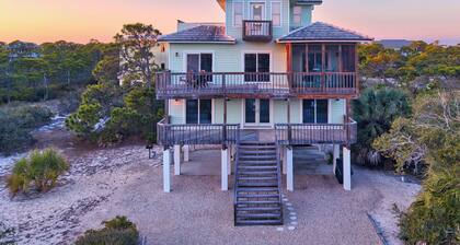 After Dune Delight! Freshly remodeled 4/4, across street from beach, near Plantation clubhouse.