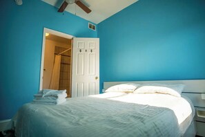 1 bedroom, WiFi, bed sheets - Entire Spacious Guest Unit @JHU w Private Bath (Baltimore)
