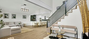 Ultimate VEGAS home 5BR/4BA 3860sf- Pool & Casita