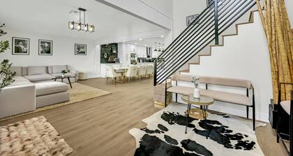 Ultimate VEGAS home 5BR/4BA 3860sf- Pool & Casita