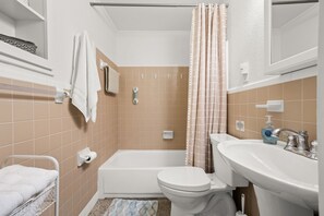 Hair dryer, towels - New Listing! Short walk to Perfect Laguna Beach! Great House~ Quiet Community (Panama City Beach)