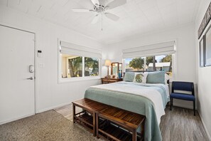 2 bedrooms, desk, free WiFi, bed sheets - New Listing! Short walk to Perfect Laguna Beach! Great House~ Quiet Community (Panama City Beach)