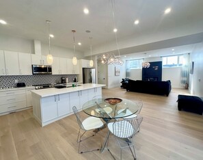 Interior - Lakefront Lower Level Walkout- 35 min to Niagara (Grimsby)