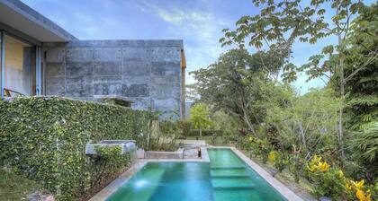 Villa Los Laureles III, Private Pool • Trails • Beaches
