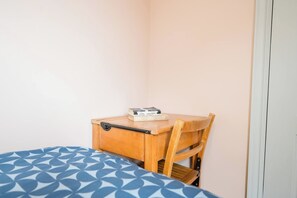 3 makuuhuonetta, silitysrauta/-lauta, Wi-Fi, vuodevaatteet
