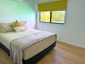 3 bedrooms, iron/ironing board, free WiFi