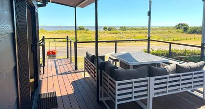3 Bedroom, 2 Bathroom Holiday House