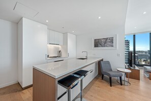 Private kitchen - Skyline Apartment in Fortitude Valley (Fortitude Valley)