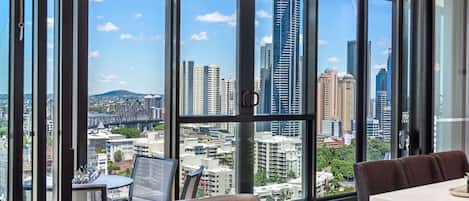 Apartment, 2 Bedrooms, Balcony, City View | Interior