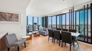 Appartamento, 2 camere da letto, balcone, vista città | Interni