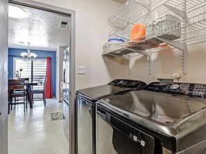 Interior - Casa Tranquila- A safe Albuquerque stay! (Albuquerque)