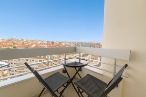 Property grounds - Lovely Central Studio with Pool Access (Biarritz)