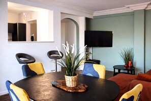 Dining - Charming apartment with balcony and parking (Biarritz)
