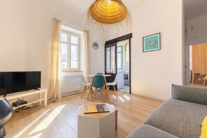 TV - Cozy Apartment in the Heart of Biarritz (Biarritz)