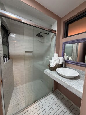 Bathroom - CASA H48 (San Miguel de Allende)