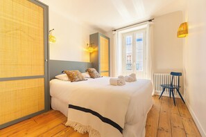 4 bedrooms, iron/ironing board, travel cot, WiFi - Beautiful Villa with Garage in Downtown Biarritz (Biarritz)
